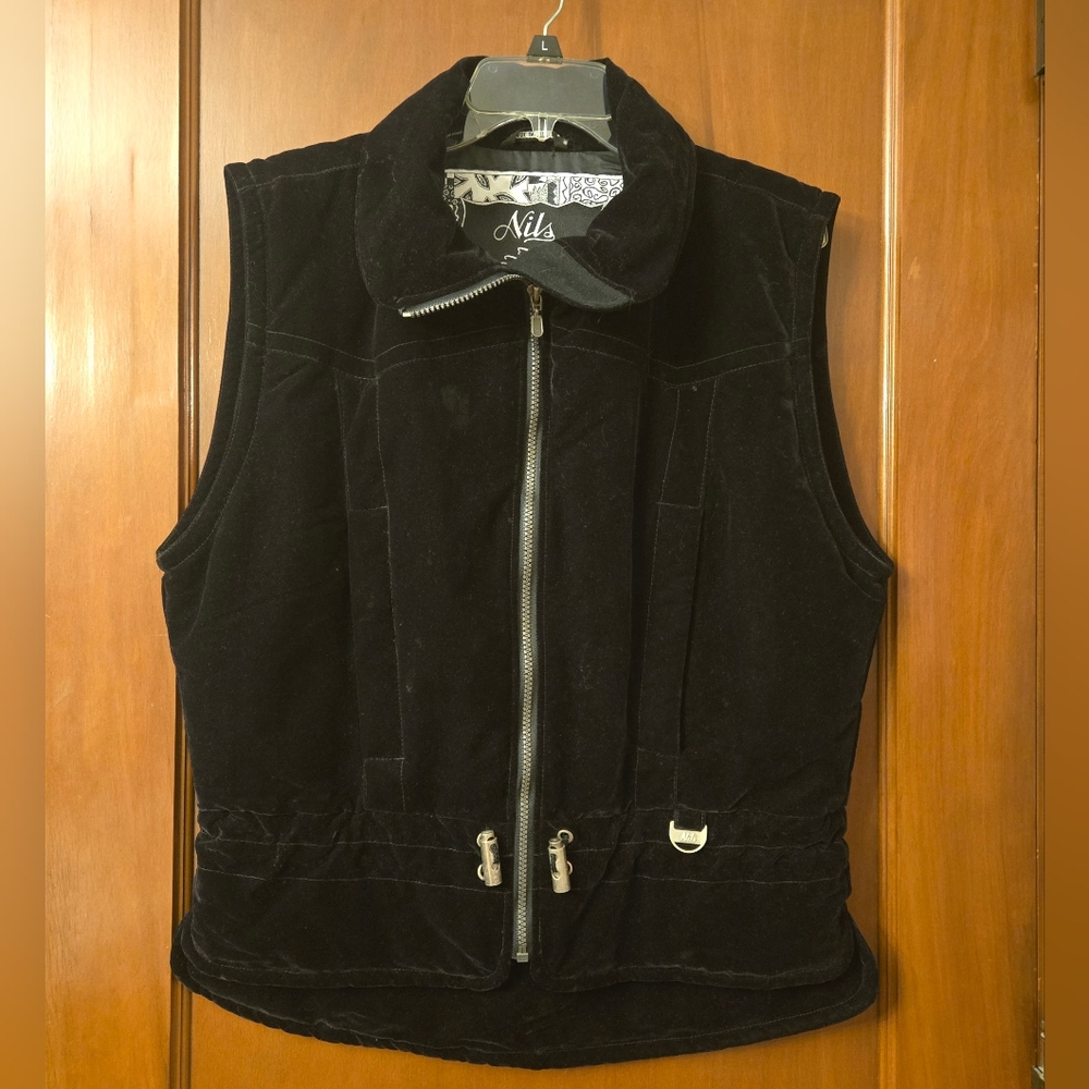 Nils Vintage Women's Size 8 Ski Vest Black Brushed Velvet Full Zip Ski Bunny EUC